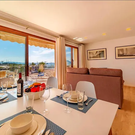 Seafront Marina 1 Apartment